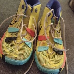 Kids Yellow and Multicolor High-Top Sneakers kyrie 7-686535